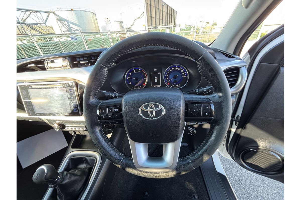 2015 Toyota Hilux SR5 GUN126R 4X4
