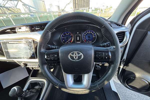2015 Toyota Hilux SR5 GUN126R 4X4