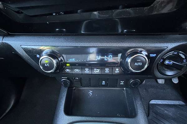 2015 Toyota Hilux SR5 GUN126R 4X4