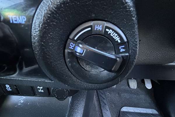 2015 Toyota Hilux SR5 GUN126R 4X4