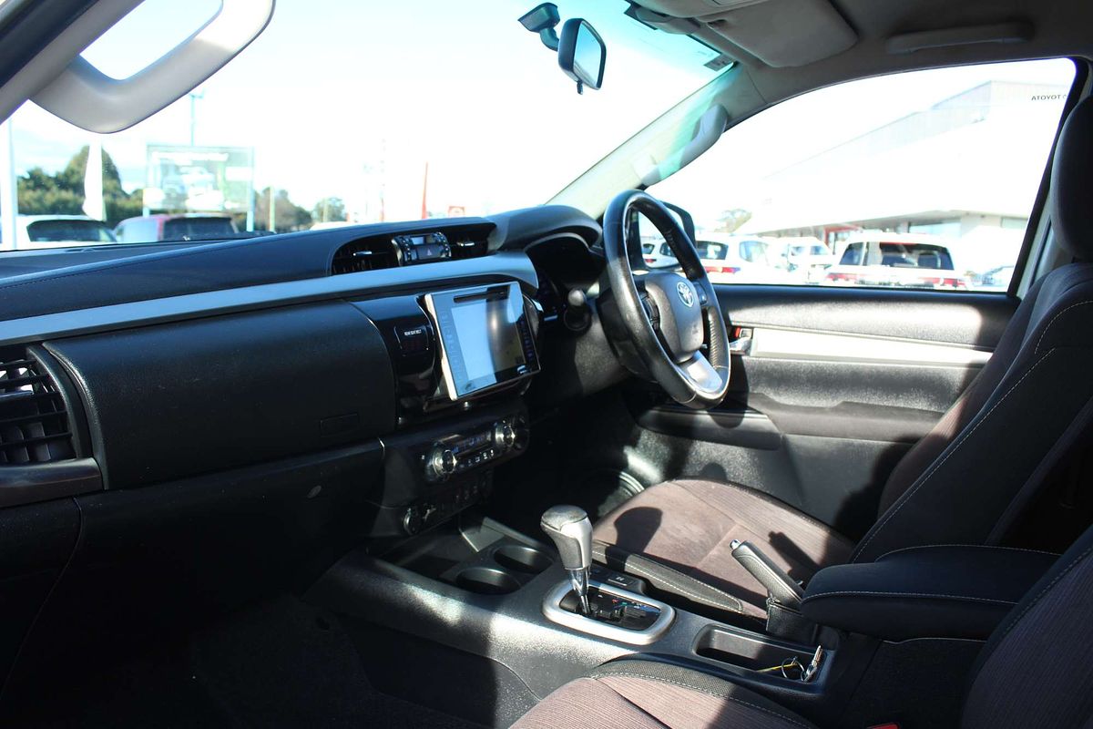 2017 Toyota Hilux SR5 GUN126R 4X4
