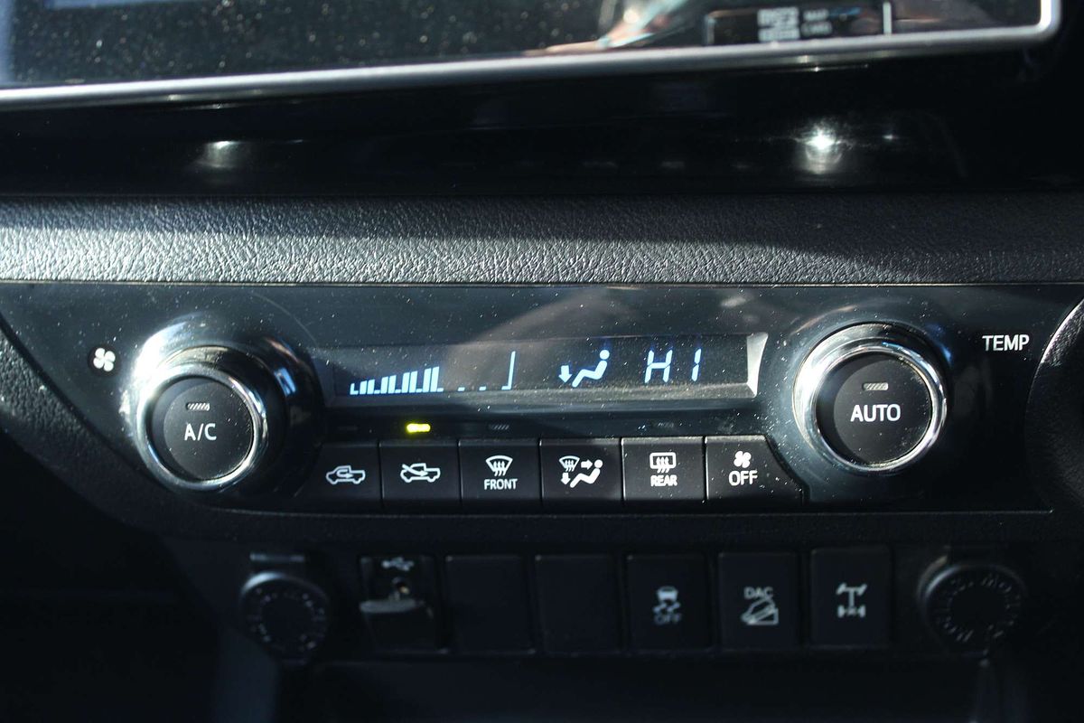 2017 Toyota Hilux SR5 GUN126R 4X4