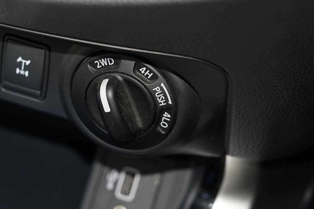 2020 Nissan Navara ST D23 Series 4 4X4