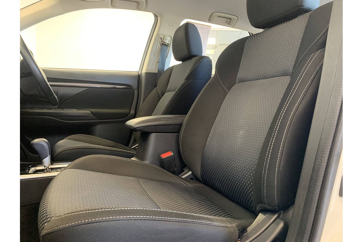 2021 Mitsubishi Outlander ES ZL