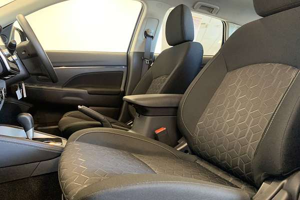 2024 Mitsubishi ASX ES XD