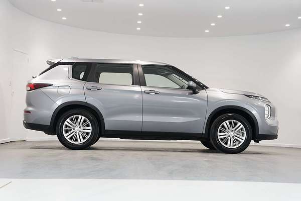2023 Mitsubishi Outlander ES ZM