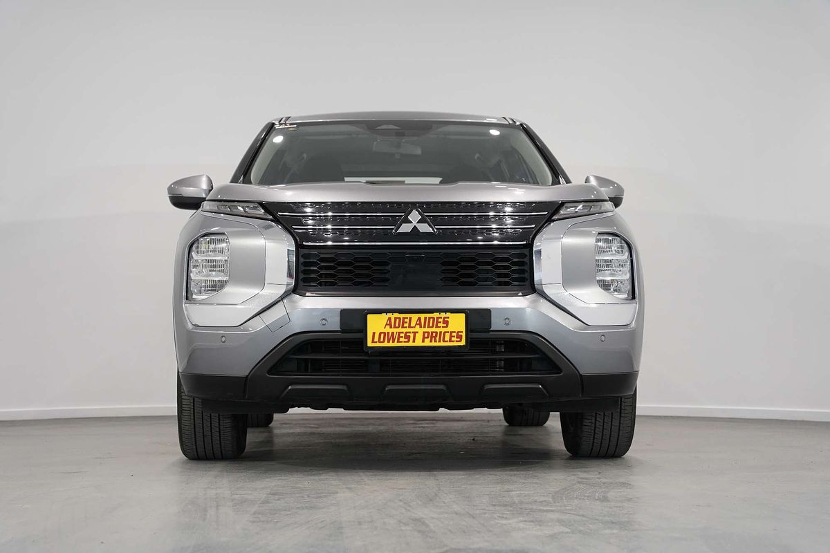 2023 Mitsubishi Outlander ES ZM