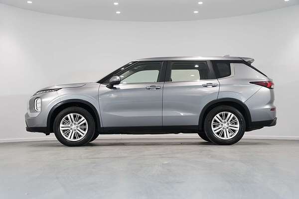 2023 Mitsubishi Outlander ES ZM