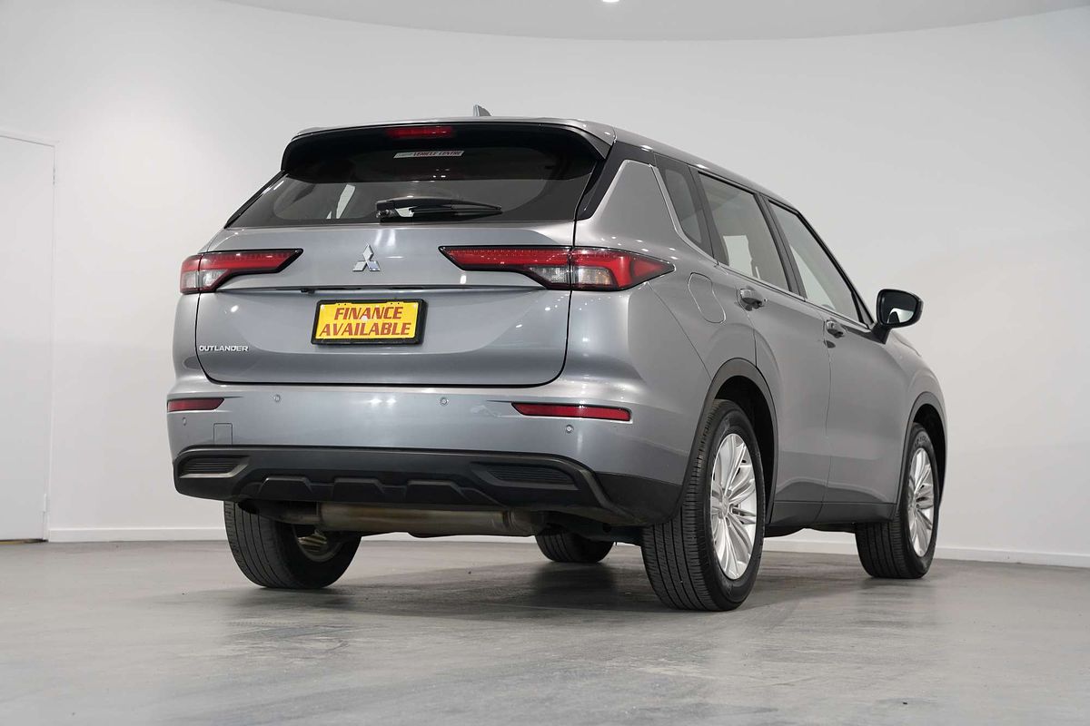 2023 Mitsubishi Outlander ES ZM