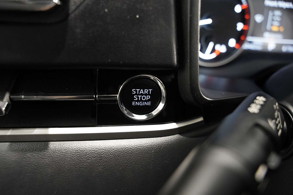 2023 Mitsubishi Outlander ES ZM
