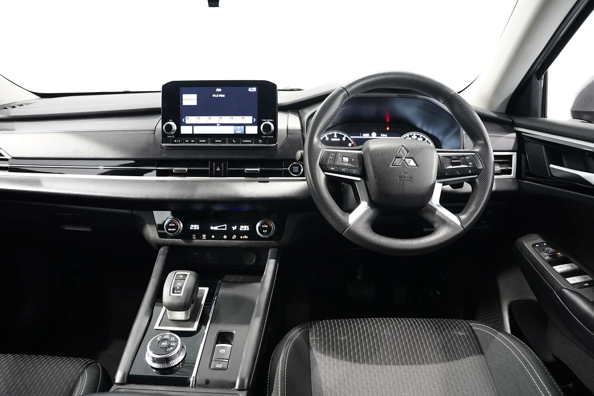 2023 Mitsubishi Outlander ES ZM