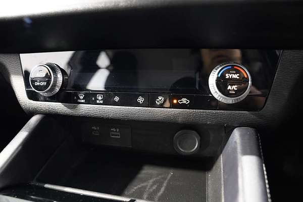 2023 Mitsubishi Outlander ES ZM