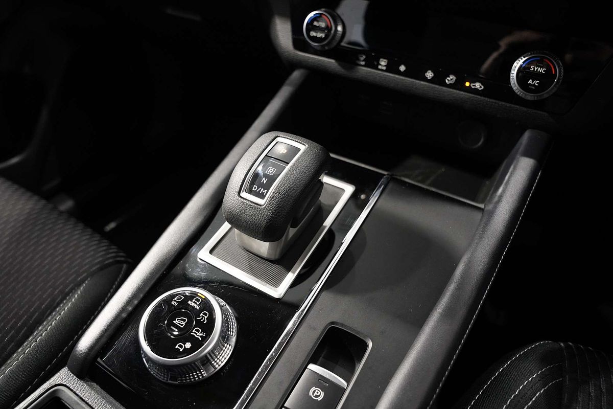 2023 Mitsubishi Outlander ES ZM