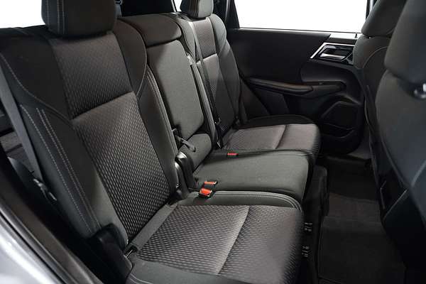 2023 Mitsubishi Outlander ES ZM