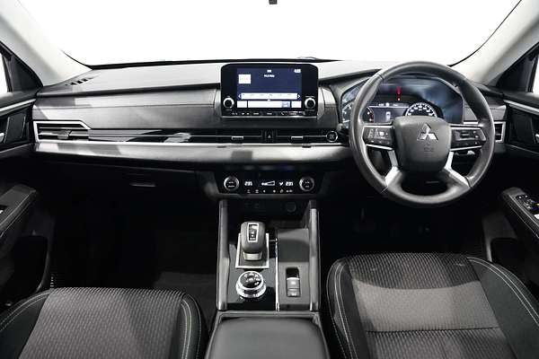 2023 Mitsubishi Outlander ES ZM