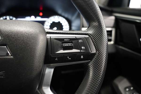 2023 Mitsubishi Outlander ES ZM