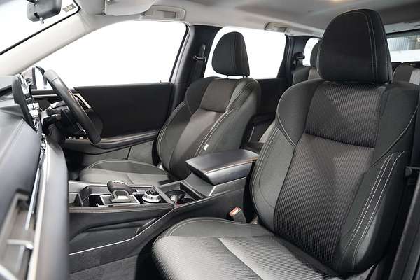 2023 Mitsubishi Outlander ES ZM