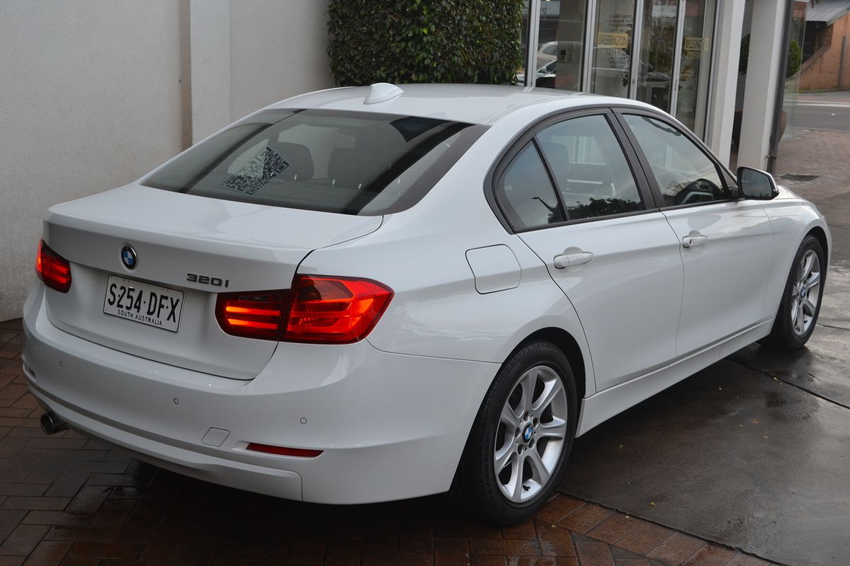 2013 BMW 3 Series 320i F30