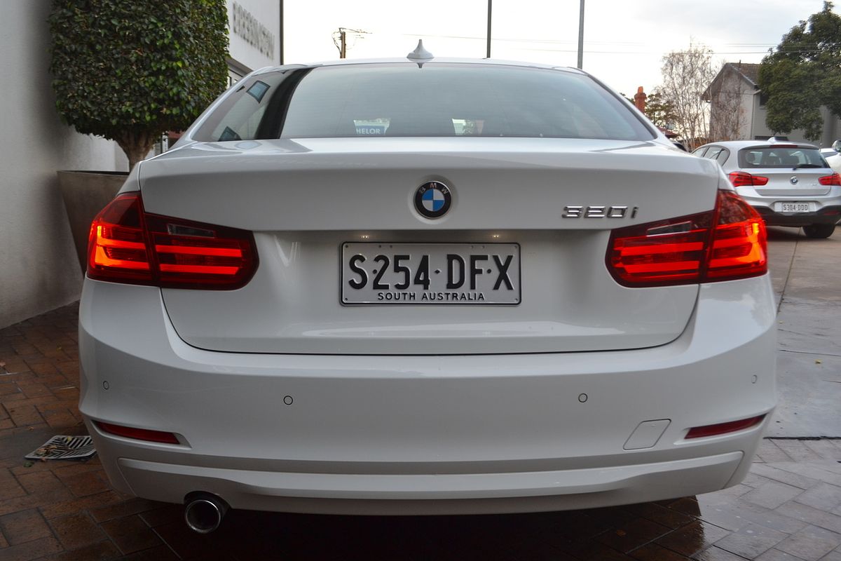 2013 BMW 3 Series 320i F30
