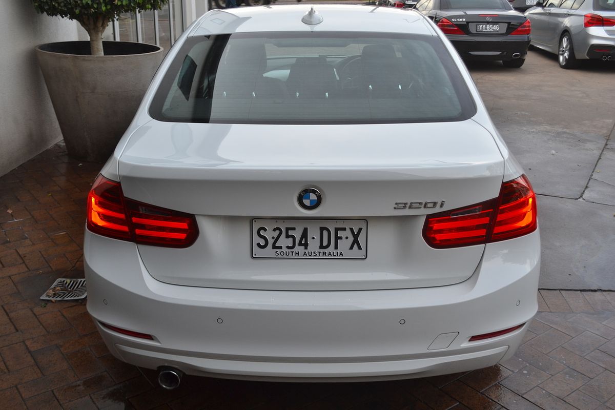 2013 BMW 3 Series 320i F30