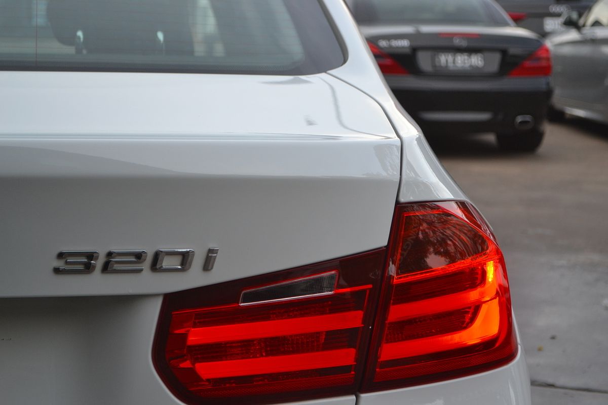 2013 BMW 3 Series 320i F30
