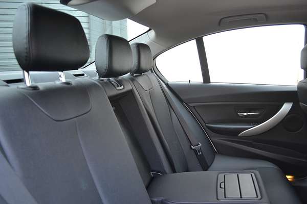 2013 BMW 3 Series 320i F30