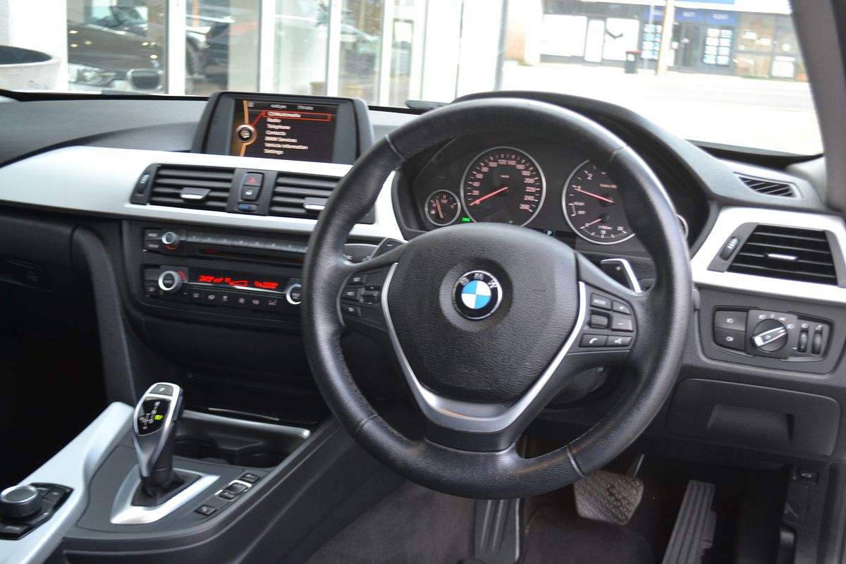 2013 BMW 3 Series 320i F30