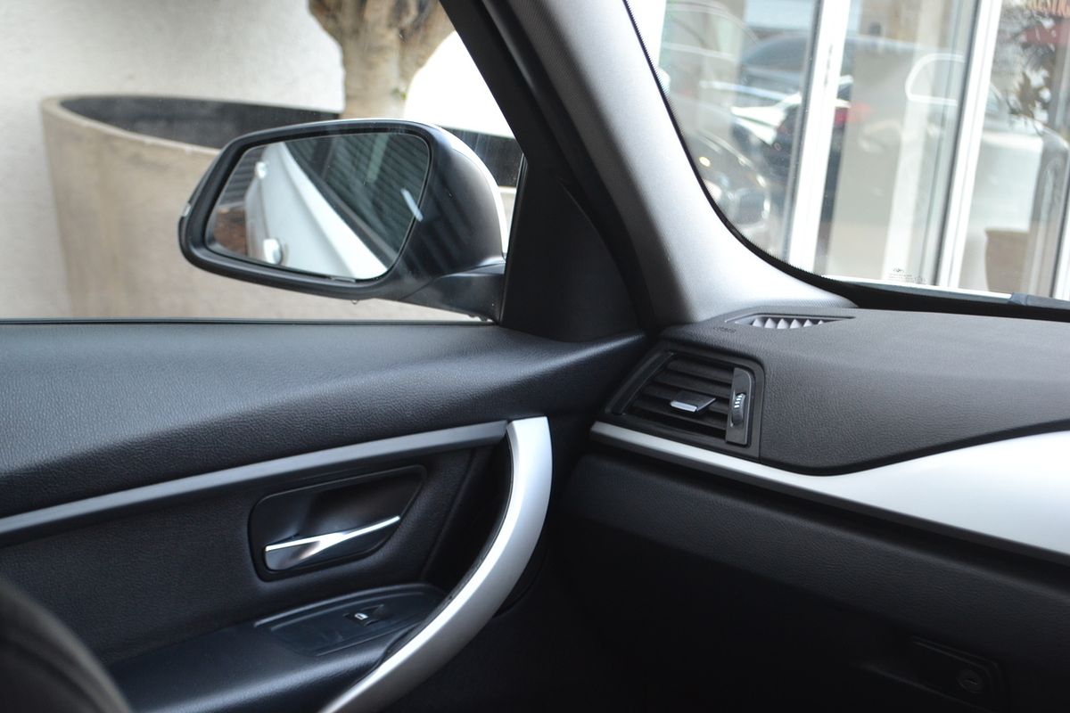 2013 BMW 3 Series 320i F30