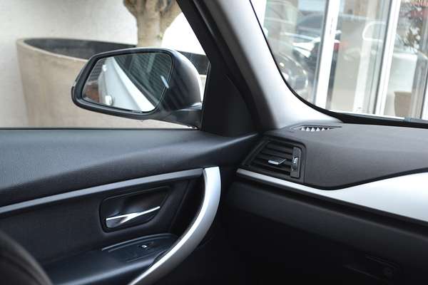 2013 BMW 3 Series 320i F30