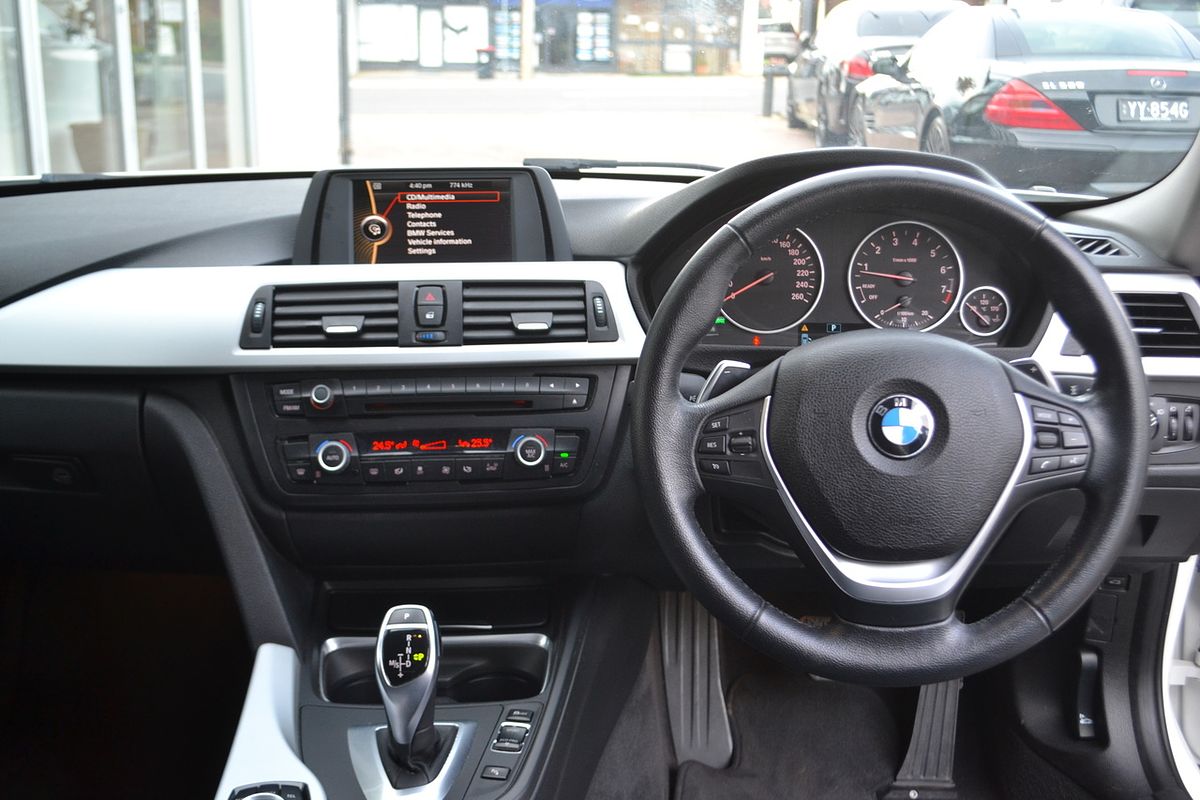 2013 BMW 3 Series 320i F30