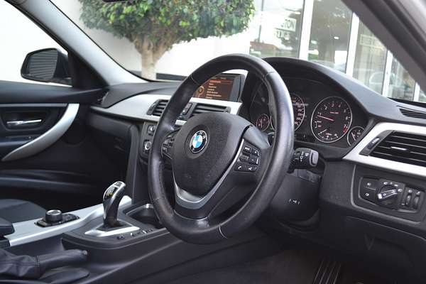 2013 BMW 3 Series 320i F30