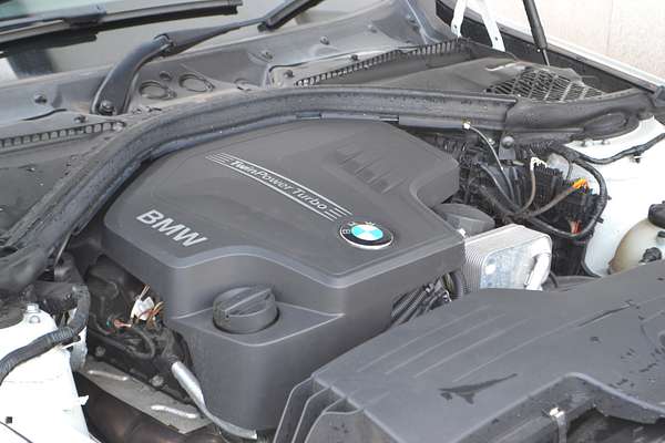 2013 BMW 3 Series 320i F30