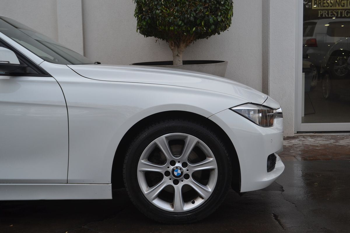 2013 BMW 3 Series 320i F30