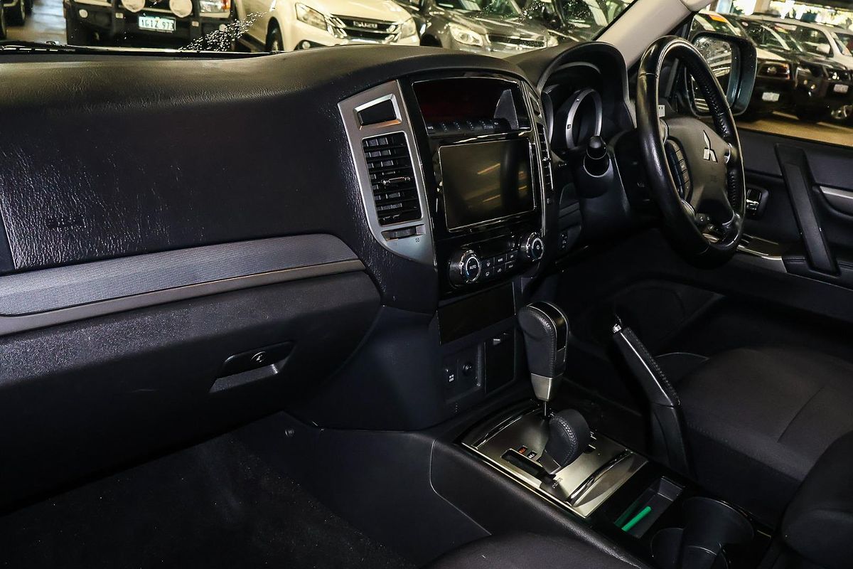 2019 Mitsubishi Pajero GLX NX