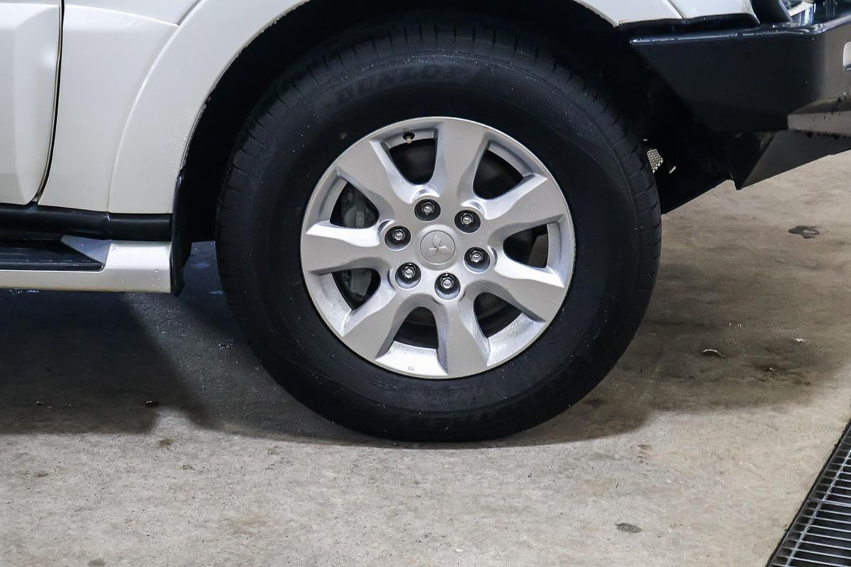2019 Mitsubishi Pajero GLX NX