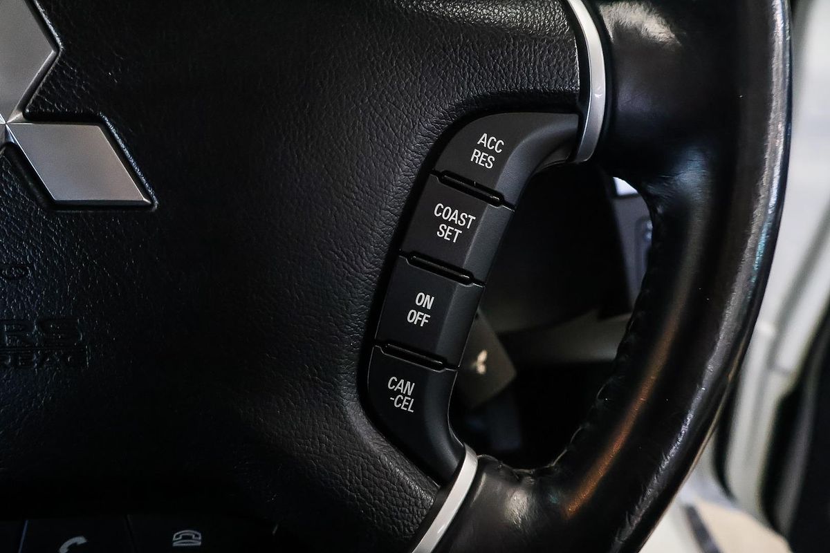 2019 Mitsubishi Pajero GLX NX