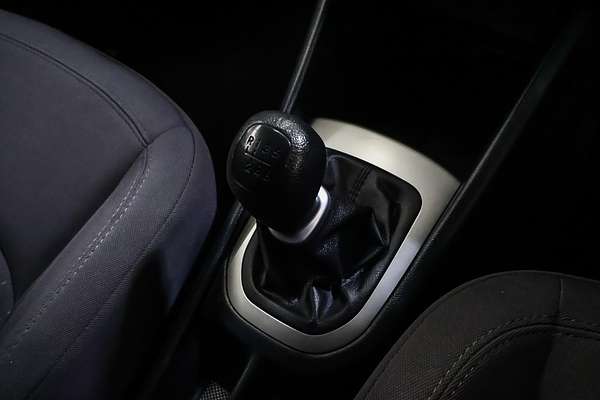 2013 Kia Rio S UB