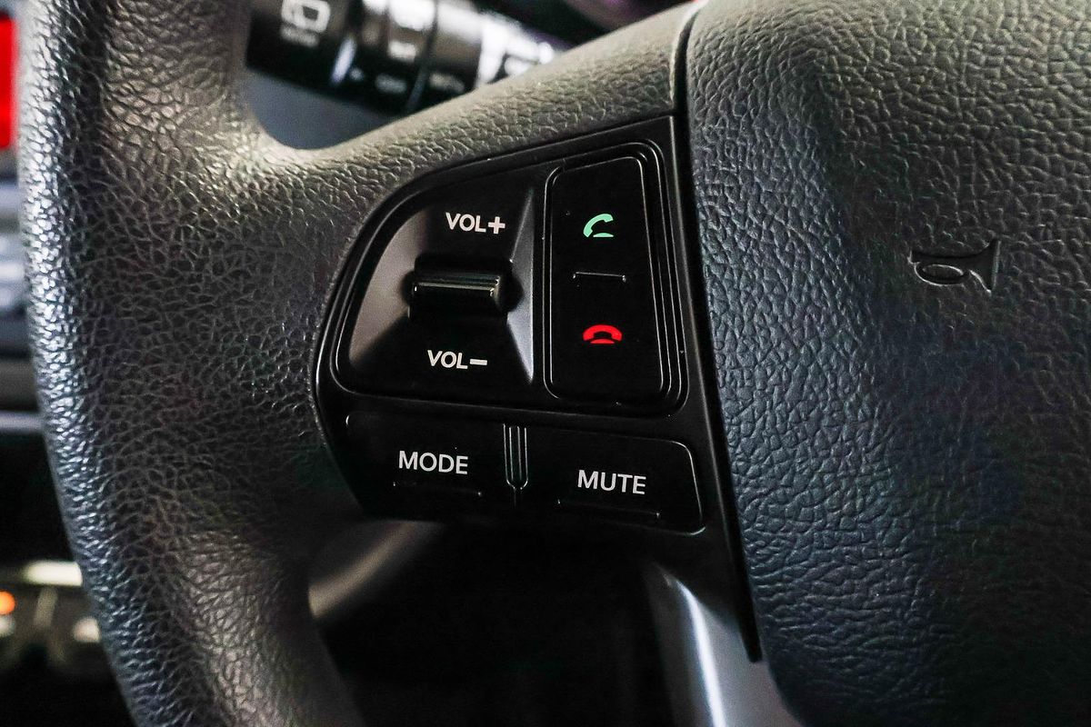 2013 Kia Rio S UB