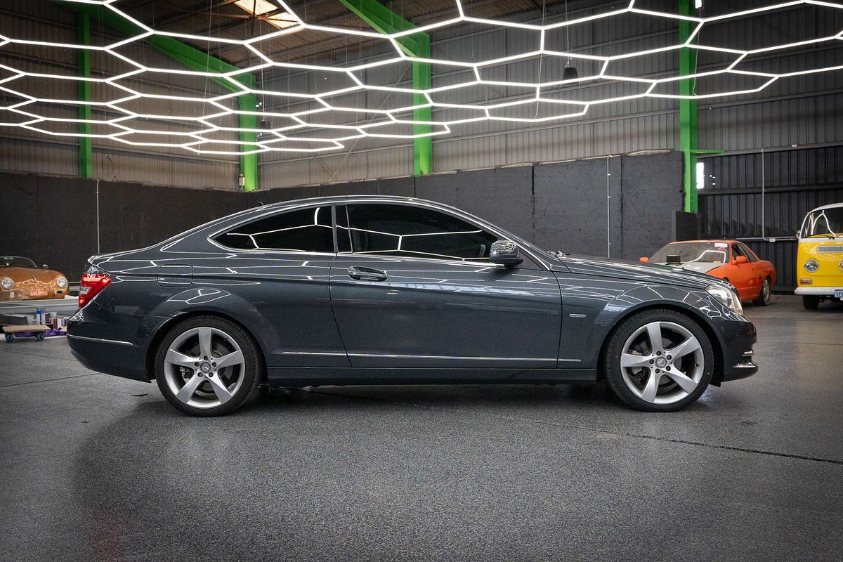 2011 Mercedes-Benz C-Class C250 CDI BlueEFFICIENCY C204