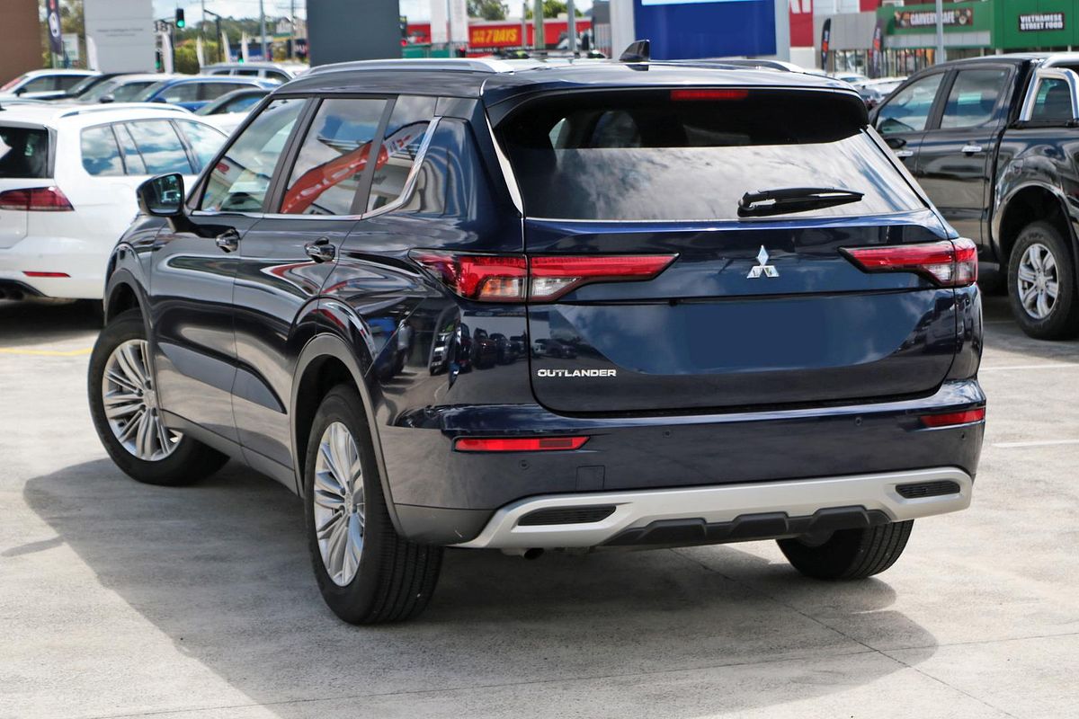 2024 Mitsubishi Outlander LS ZM