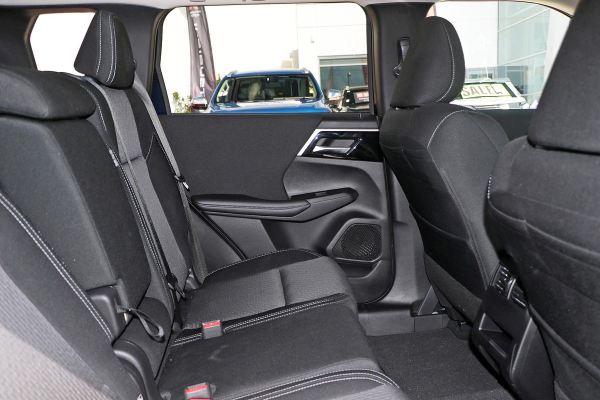2024 Mitsubishi Outlander LS ZM