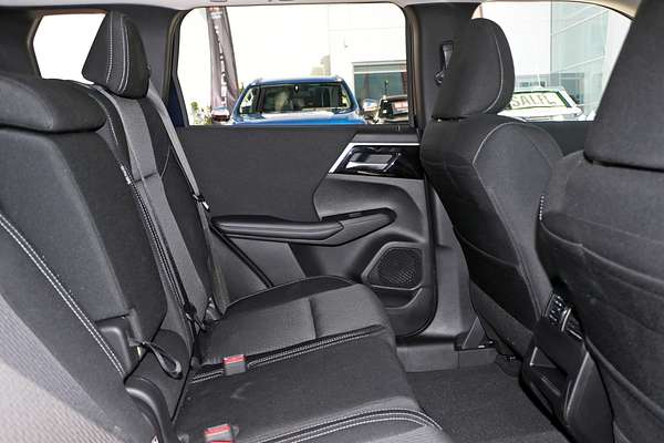2024 Mitsubishi Outlander LS ZM