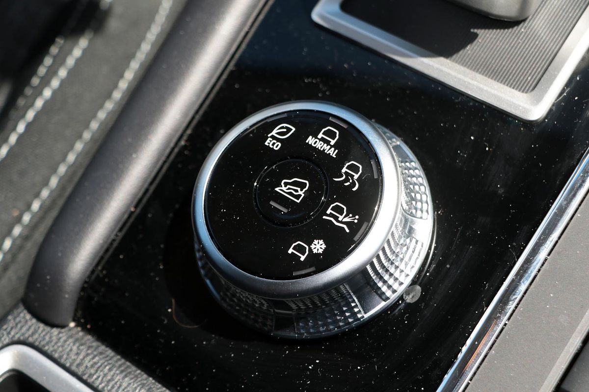 2024 Mitsubishi Outlander LS ZM