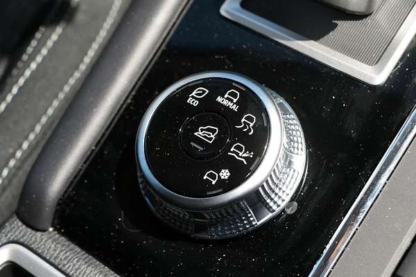 2024 Mitsubishi Outlander LS ZM