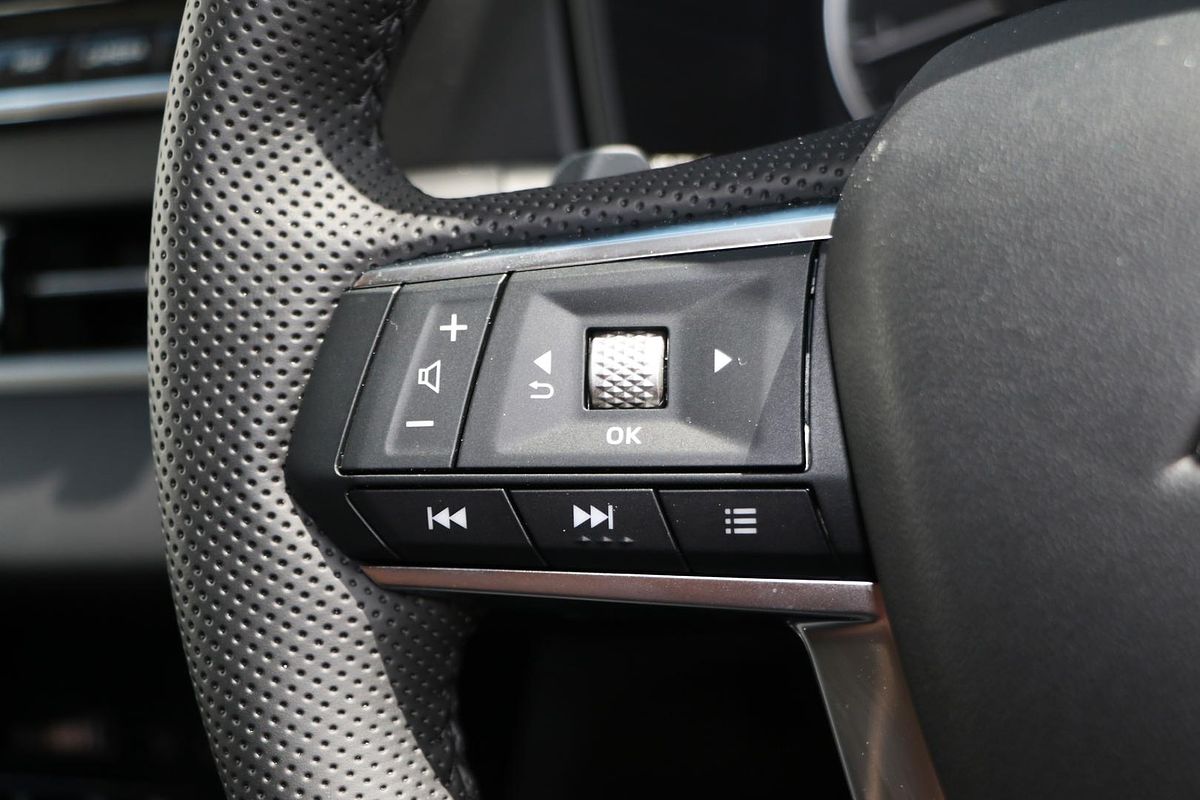 2024 Mitsubishi Outlander LS ZM