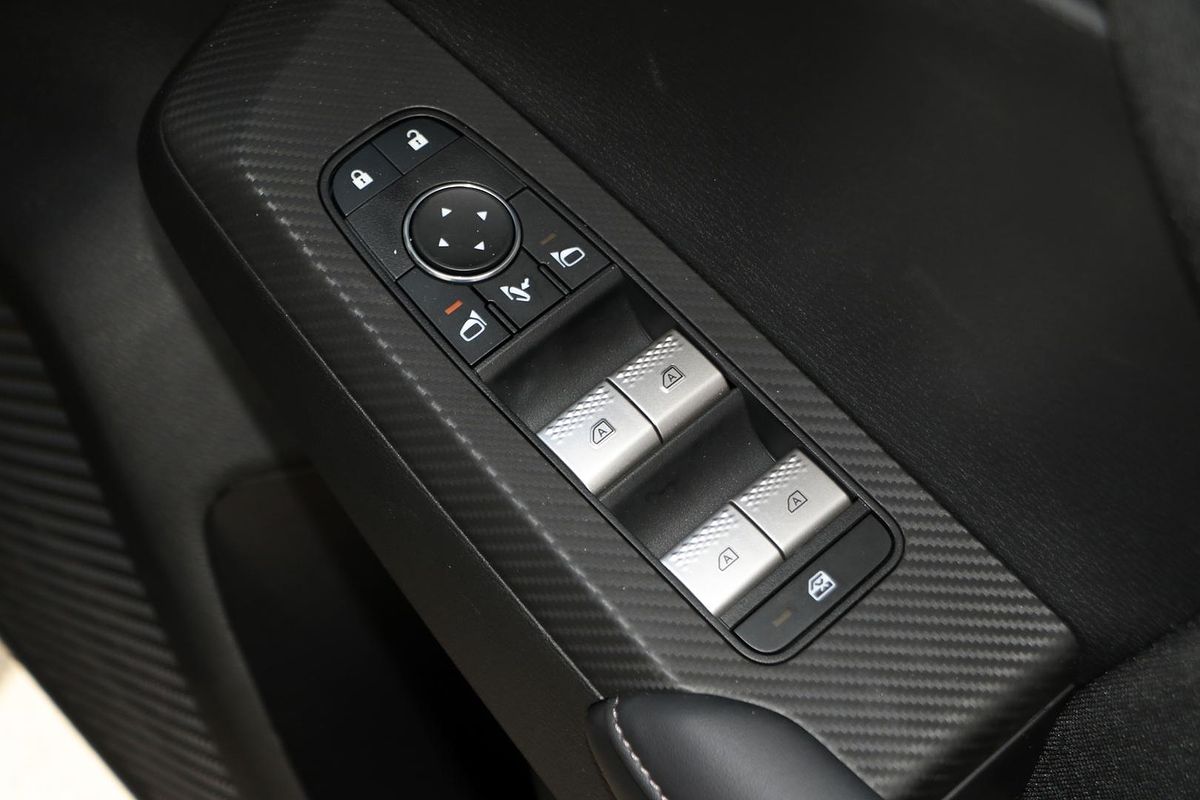 2024 Mitsubishi Outlander LS ZM