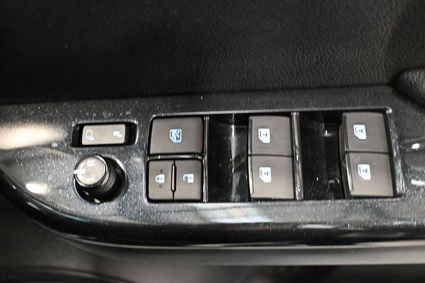 2025 Toyota Hilux SR5 GUN126R 4X4