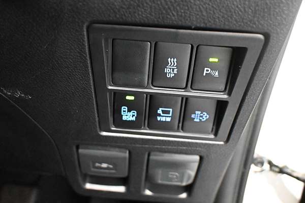 2025 Toyota Hilux SR5 GUN126R 4X4