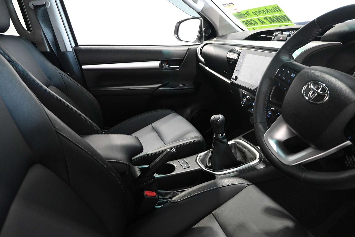 2025 Toyota Hilux SR5 GUN126R 4X4