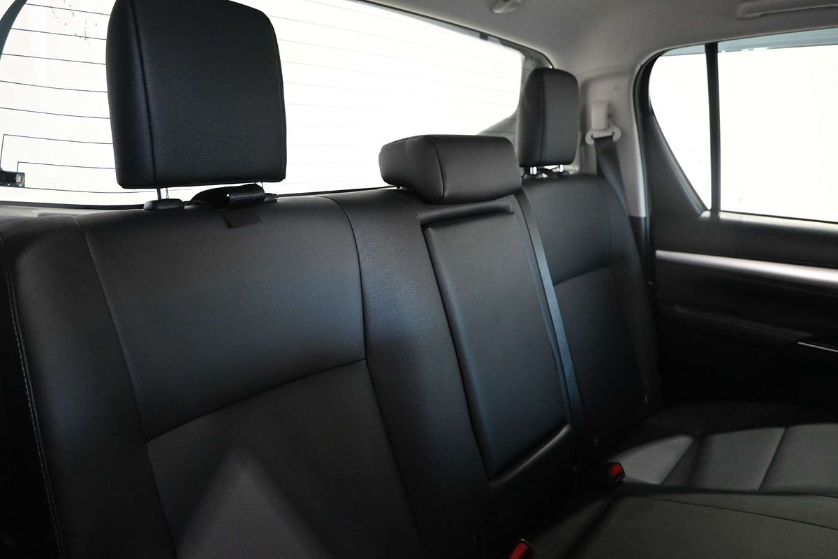 2025 Toyota Hilux SR5 GUN126R 4X4